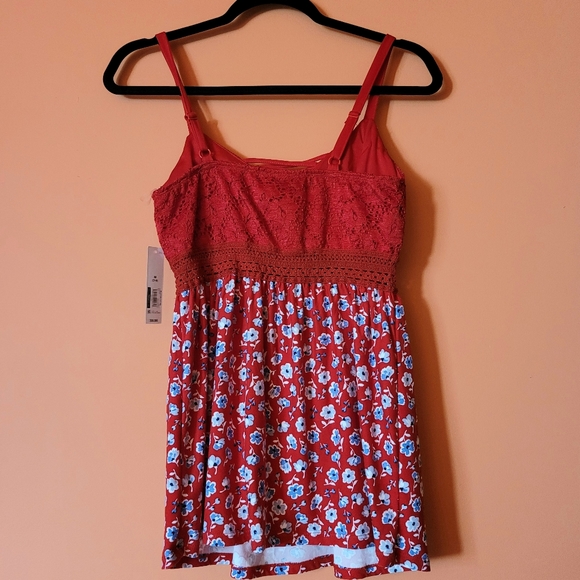 No Boundaries Red Floral Long Lace Top Blouse - Picture 2 of 4